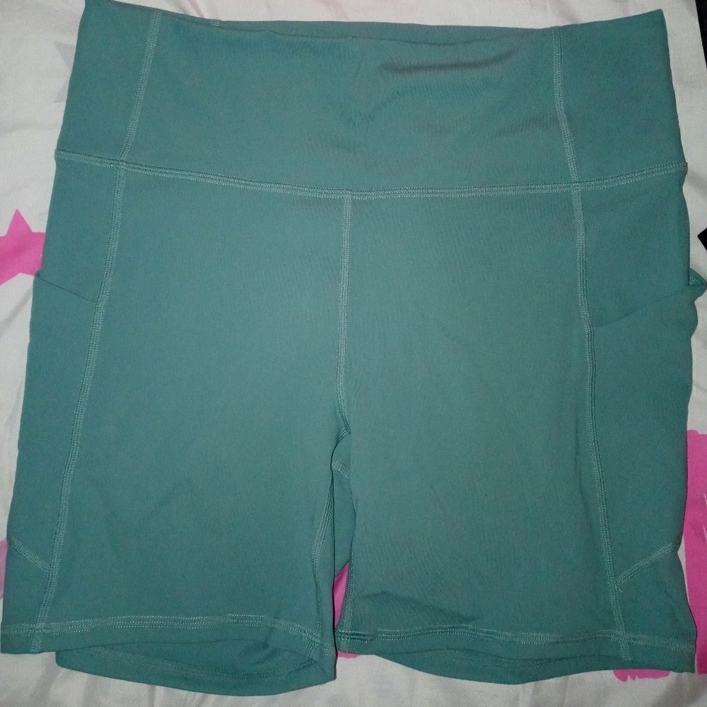 Fabletics Workout shorts - image 5